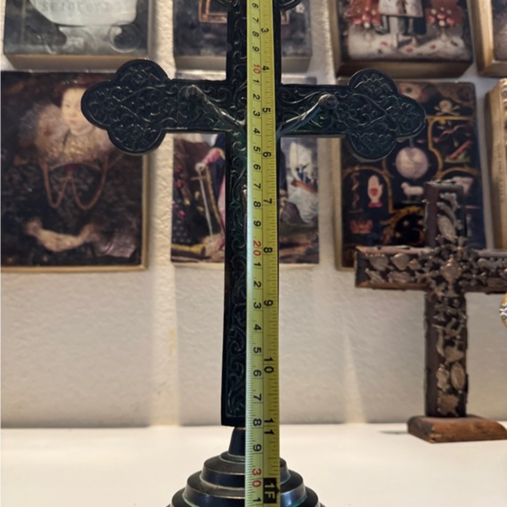 Antique Ornate Metal Crucifix with Intricate Detailing - Picture 12 of 13